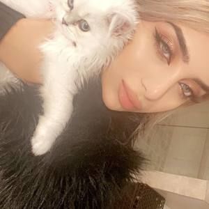 Meet your Posher, Gwen